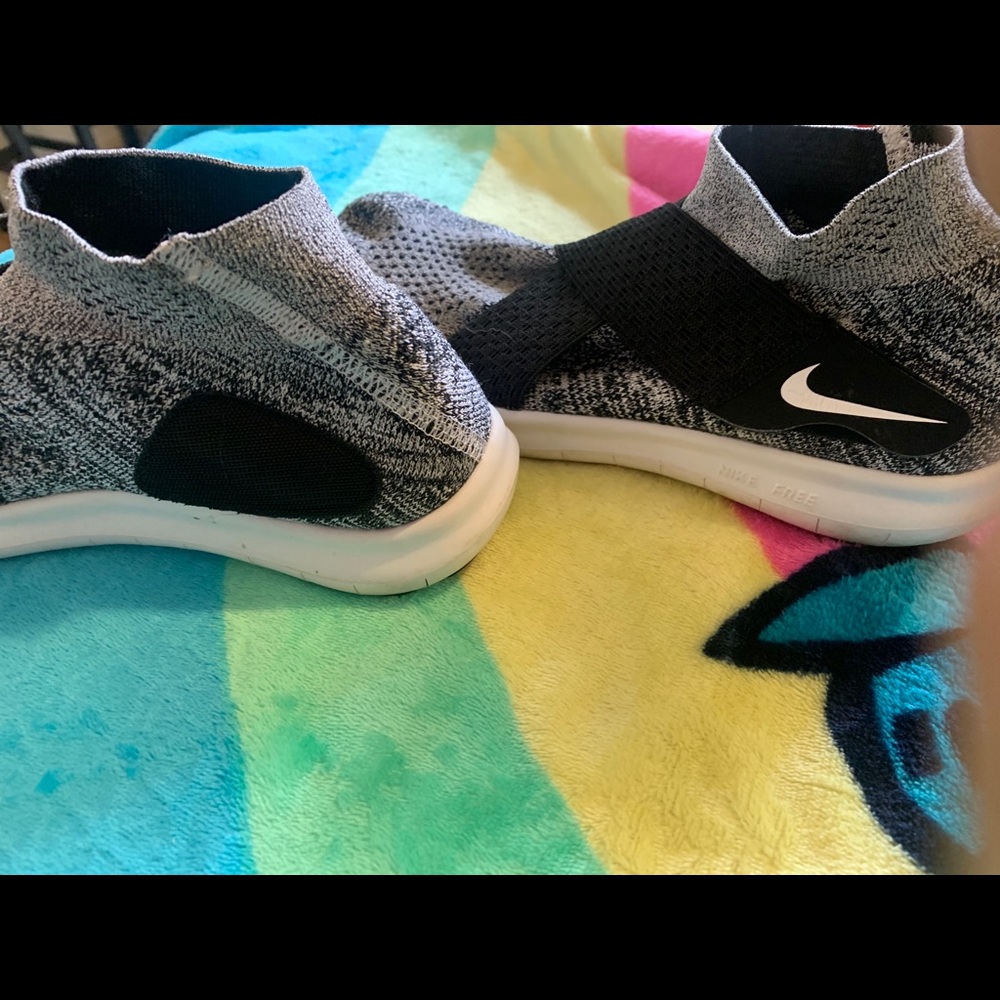 Nike Free RN boys size 6 - Picture 3 of 6